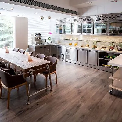 Ovolo West Kowloon Hotel Hong Kong 4*,  China