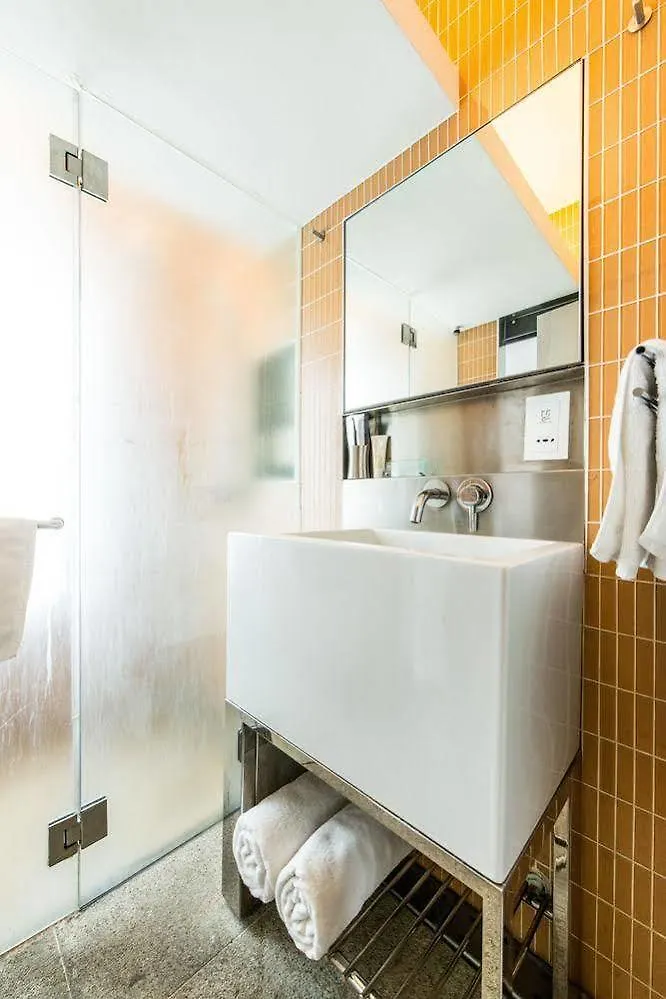 Ovolo West Kowloon Hotel Hong Kong 4*,  China