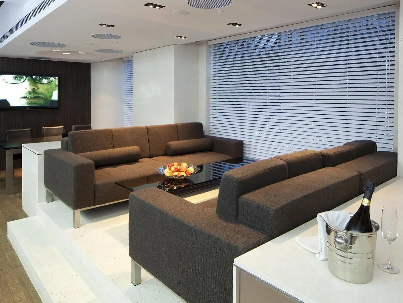 Ovolo West Kowloon Hotel Hong Kong